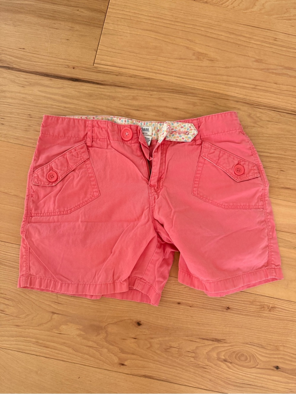 Bass Coral Women's Casual Button-Front Shorts size 4.